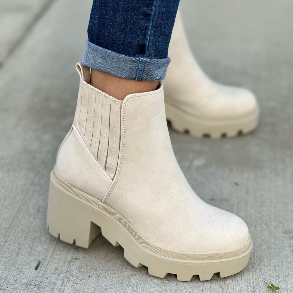 Nude chunky lug sole platform boot - Picture 5 of 9